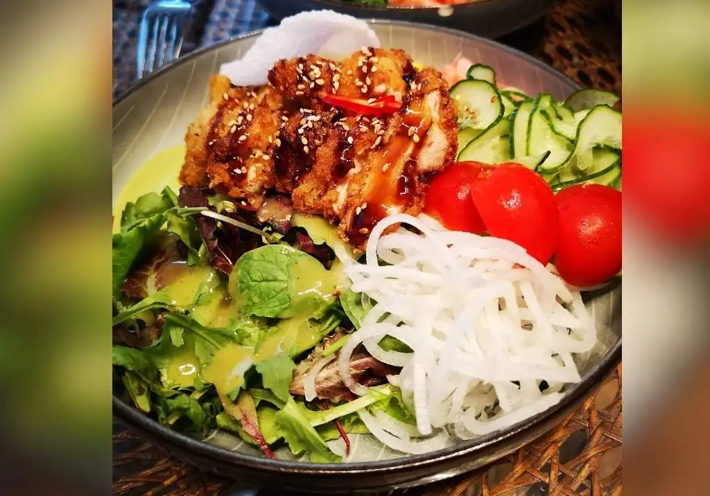 Crispy Chicken Poke Bowl: A Burst of Flavor in Every Bite!